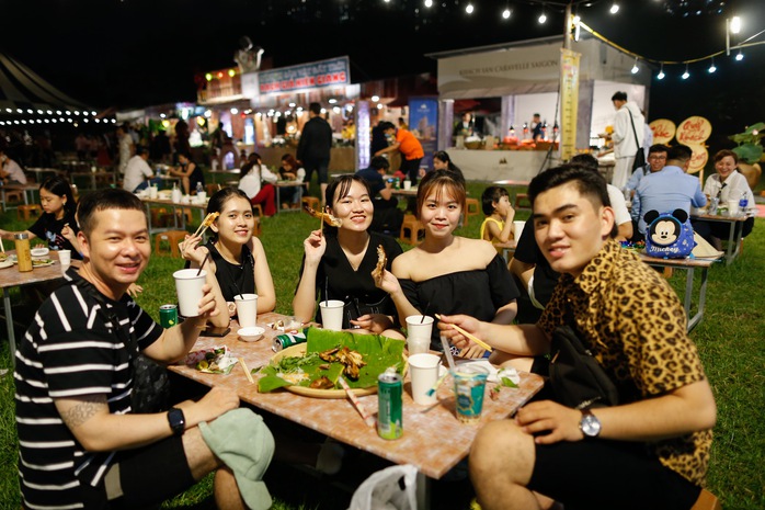 Du lịch Tết bắt đầu nhộn nhịp- Ảnh 1. Du lịch Tết bắt đầu nhộn nhịp- Ảnh 1.