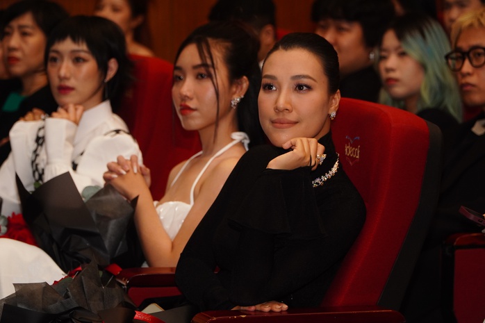 Chi Pu, Trang Pháp, Hoàng Oanh…"về chung một nhà"- Ảnh 10. Chi Pu, Trang Pháp, Hoàng Oanh…"về chung một nhà"- Ảnh 10.