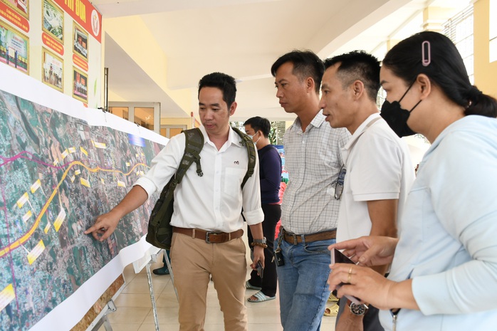 Đồng Nai chi trả bồi thường dự án cao tốc Biên Hòa-Vũng Tàu và Vành đai 3-TP HCM- Ảnh 1. Đồng Nai chi trả bồi thường dự án cao tốc Biên Hòa-Vũng Tàu và Vành đai 3-TP HCM- Ảnh 1.