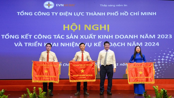 EVNHCMC hoàn thành tốt các chỉ tiêu nhiệm vụ năm 2023- Ảnh 1. EVNHCMC hoàn thành tốt các chỉ tiêu nhiệm vụ năm 2023- Ảnh 1.