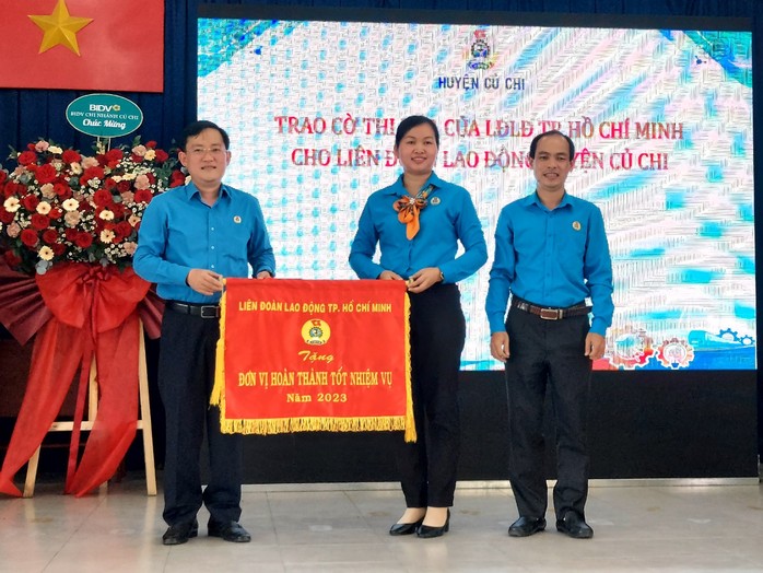 Kịp thời hỗ trợ công nhân mất việc, giảm giờ làm- Ảnh 2.
