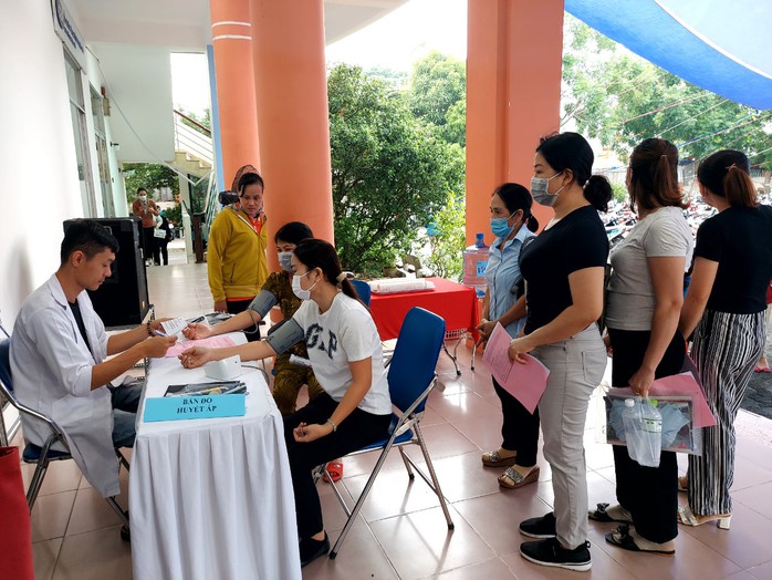 Kịp thời hỗ trợ công nhân mất việc, giảm giờ làm- Ảnh 3.