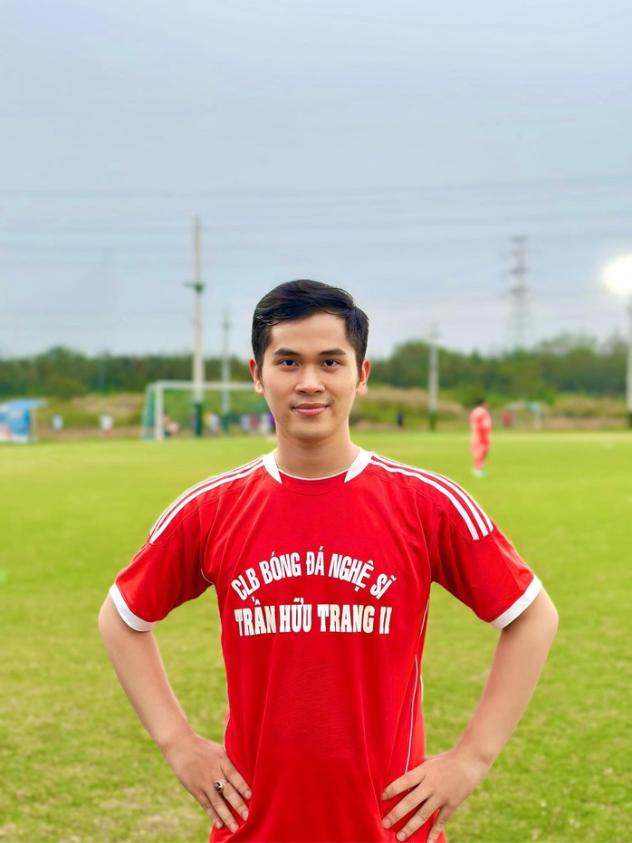 Nghệ sĩ Ngân Tuấn nâng đỡ con trai cố NSƯT Chiêu Hùng nối nghiệp cha- Ảnh 4. Nghệ sĩ Ngân Tuấn nâng đỡ con trai cố NSƯT Chiêu Hùng nối nghiệp cha- Ảnh 4.