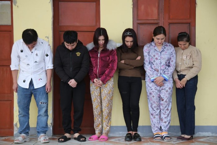 Nhiều cô gái trẻ tham gia đường dây đánh bạc hơn 500 triệu đồng/ngày- Ảnh 1. Nhiều cô gái trẻ tham gia đường dây đánh bạc hơn 500 triệu đồng/ngày- Ảnh 1.