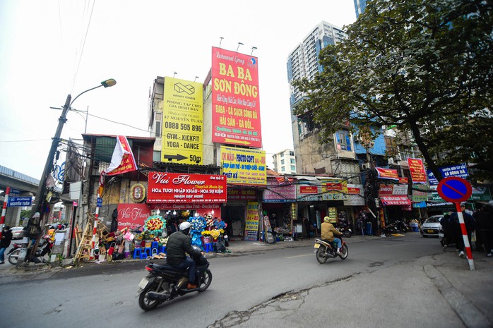 Hiện trạng đường Nguyễn Tuân sắp được mở rộng 21m- Ảnh 5. Hiện trạng đường Nguyễn Tuân sắp được mở rộng 21m- Ảnh 5.