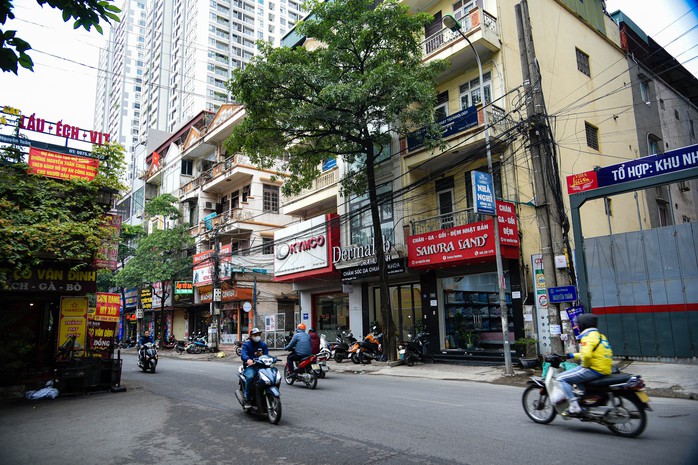 Hiện trạng đường Nguyễn Tuân sắp được mở rộng 21m- Ảnh 7. Hiện trạng đường Nguyễn Tuân sắp được mở rộng 21m- Ảnh 7.