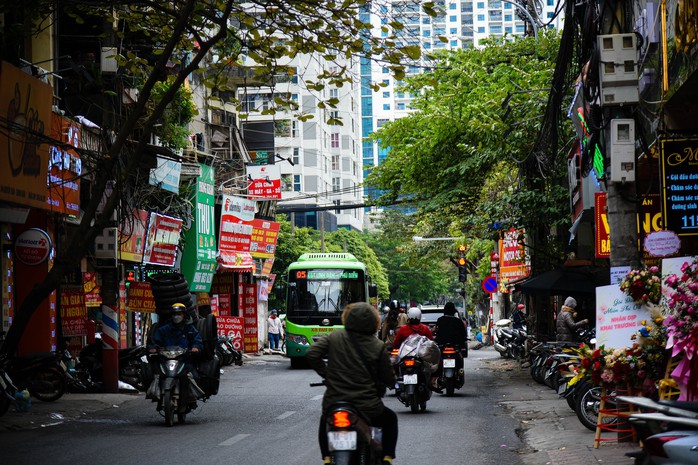Hiện trạng đường Nguyễn Tuân sắp được mở rộng 21m- Ảnh 8. Hiện trạng đường Nguyễn Tuân sắp được mở rộng 21m- Ảnh 8.