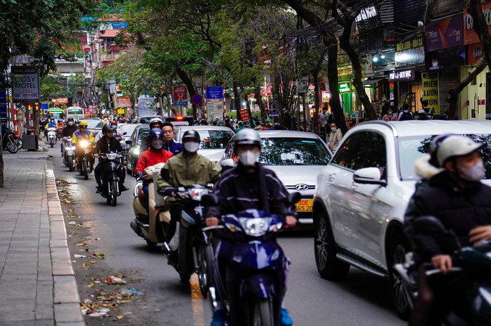 Hiện trạng đường Nguyễn Tuân sắp được mở rộng 21m- Ảnh 3. Hiện trạng đường Nguyễn Tuân sắp được mở rộng 21m- Ảnh 3.