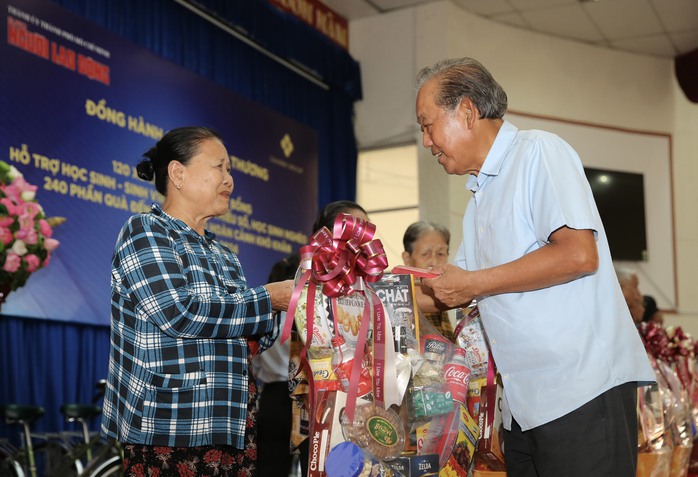 Tình cảm đặc biệt của nguyên Phó Thủ tướng Thường trực Trương Hòa Bình với Dầu Tiếng- Ảnh 7. Tình cảm đặc biệt của nguyên Phó Thủ tướng Thường trực Trương Hòa Bình với Dầu Tiếng- Ảnh 7.