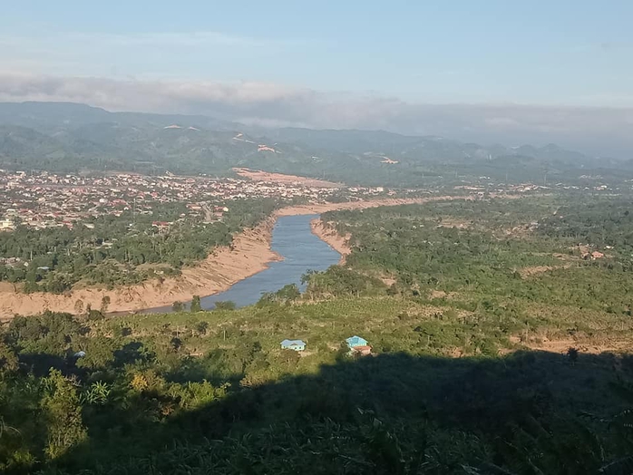 Cuộc thi viết về chủ quyền quốc gia: Dòng sông biên giới thắm tình hữu nghị- Ảnh 1. Cuộc thi viết về chủ quyền quốc gia: Dòng sông biên giới thắm tình hữu nghị- Ảnh 1.