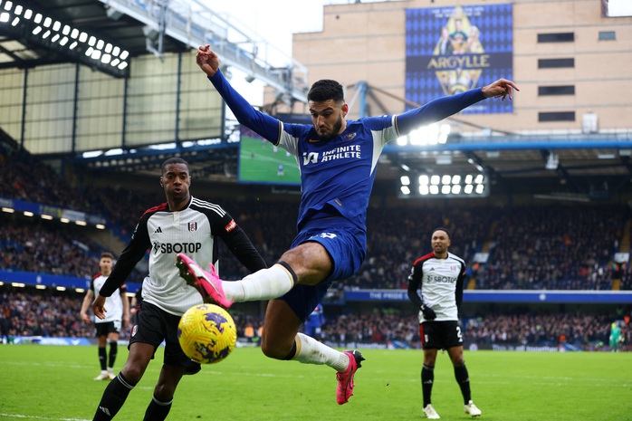 Thắng hú vía Fulham, Chelsea vươn lên Top 8 Ngoại hạng - Ảnh 1. Thắng hú vía Fulham, Chelsea vươn lên Top 8 Ngoại hạng - Ảnh 1.