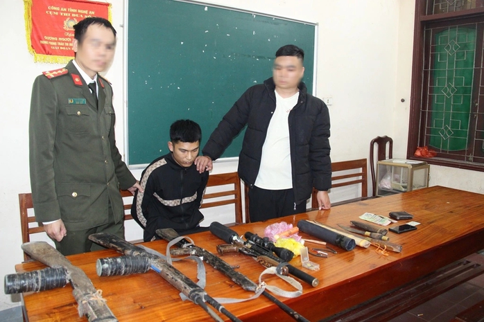 Khám xét nhà “trùm" ma túy trẻ tuổi, thu giữ cả “kho” vũ khí- Ảnh 1. Khám xét nhà “trùm" ma túy trẻ tuổi, thu giữ cả “kho” vũ khí- Ảnh 1.