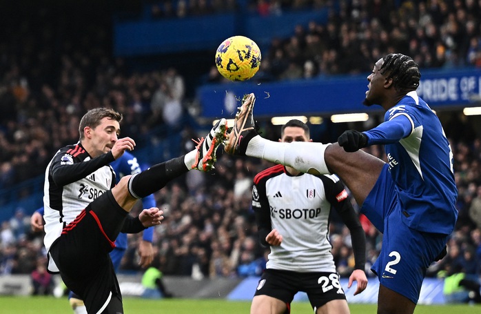Thắng hú vía Fulham, Chelsea vươn lên Top 8 Ngoại hạng - Ảnh 4. Thắng hú vía Fulham, Chelsea vươn lên Top 8 Ngoại hạng - Ảnh 4.