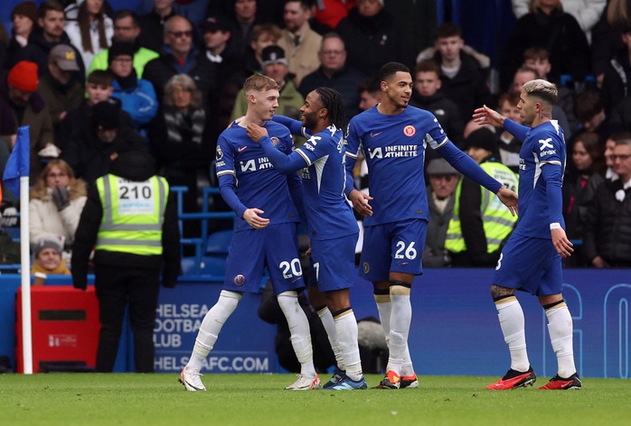 Thắng hú vía Fulham, Chelsea vươn lên Top 8 Ngoại hạng - Ảnh 3. Thắng hú vía Fulham, Chelsea vươn lên Top 8 Ngoại hạng - Ảnh 3.