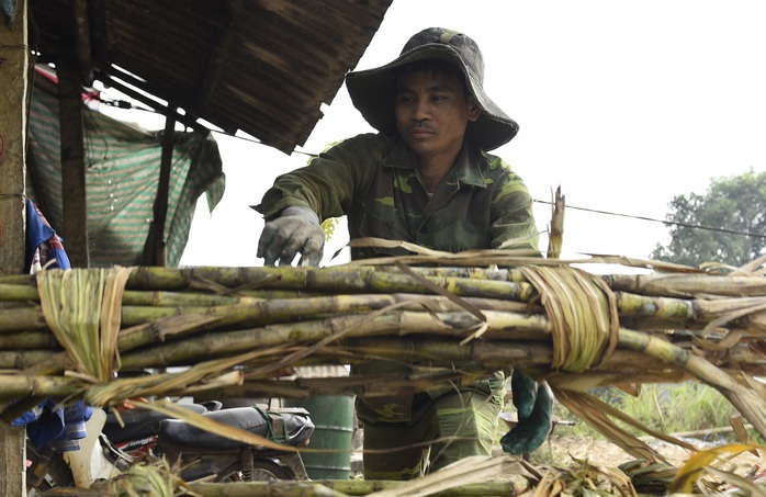 "Thủ phủ" mật mía lớn nhất xứ Thanh đỏ lửa ngày đêm phục vụ dân ăn Tết- Ảnh 3. "Thủ phủ" mật mía lớn nhất xứ Thanh đỏ lửa ngày đêm phục vụ dân ăn Tết- Ảnh 3.