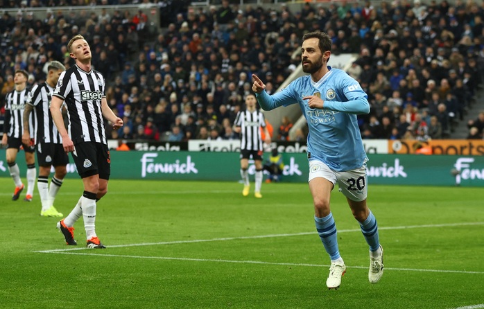De Bruyne bùng nổ ngày trở lại, Man City ngược dòng quật ngã Newcastle- Ảnh 3.