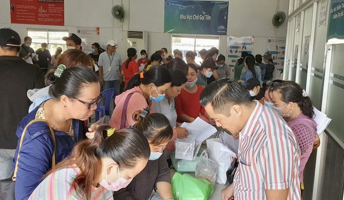 Mất việc ở tuổi 40 không dễ dàng gì- Ảnh 1. Mất việc ở tuổi 40 không dễ dàng gì- Ảnh 1.