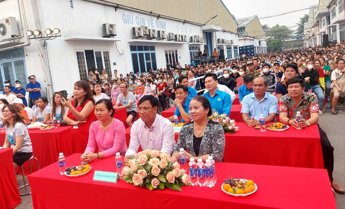 Hơn 1.700 công nhân tại huyện Củ Chi vui Tết sớm- Ảnh 1.