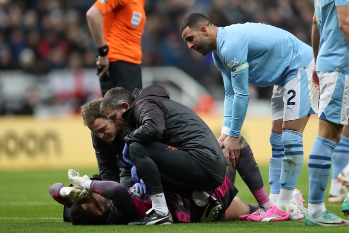 Man City sau trận thắng Newcastle: Mừng với De Bruyne, lo cho Ederson- Ảnh 4. Man City sau trận thắng Newcastle: Mừng với De Bruyne, lo cho Ederson- Ảnh 4.