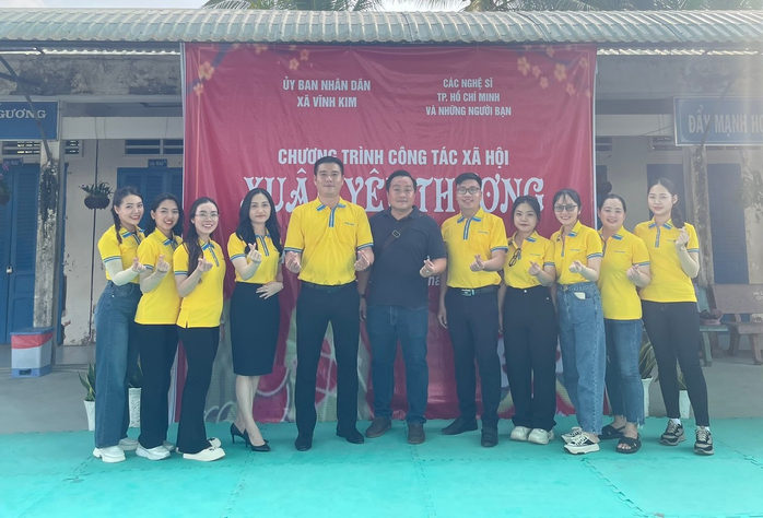 Mang “Xuân yêu thương” đến xã Vĩnh Kim ở Tiền Giang- Ảnh 5. Mang “Xuân yêu thương” đến xã Vĩnh Kim ở Tiền Giang- Ảnh 5.