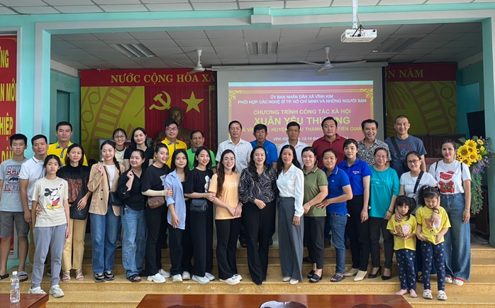 Mang “Xuân yêu thương” đến xã Vĩnh Kim ở Tiền Giang- Ảnh 6. Mang “Xuân yêu thương” đến xã Vĩnh Kim ở Tiền Giang- Ảnh 6.