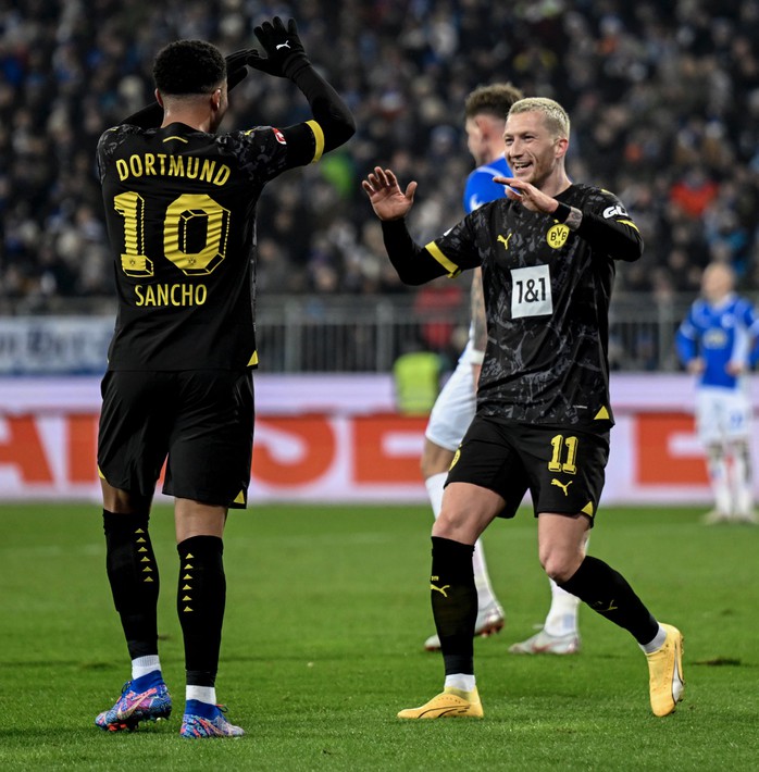 Sancho tái xuất, Borussia Dortmund vượt qua tân binh Darmstadt- Ảnh 3. Sancho tái xuất, Borussia Dortmund vượt qua tân binh Darmstadt- Ảnh 3.