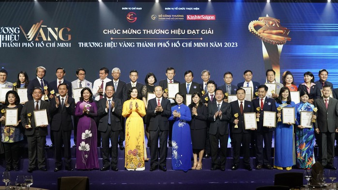 Thương hiệu Vàng TP HCM phải đi đầu trong tăng trưởng xanh, chuyển đổi số
- Ảnh 2. Thương hiệu Vàng TP HCM phải đi đầu trong tăng trưởng xanh, chuyển đổi số
- Ảnh 2.