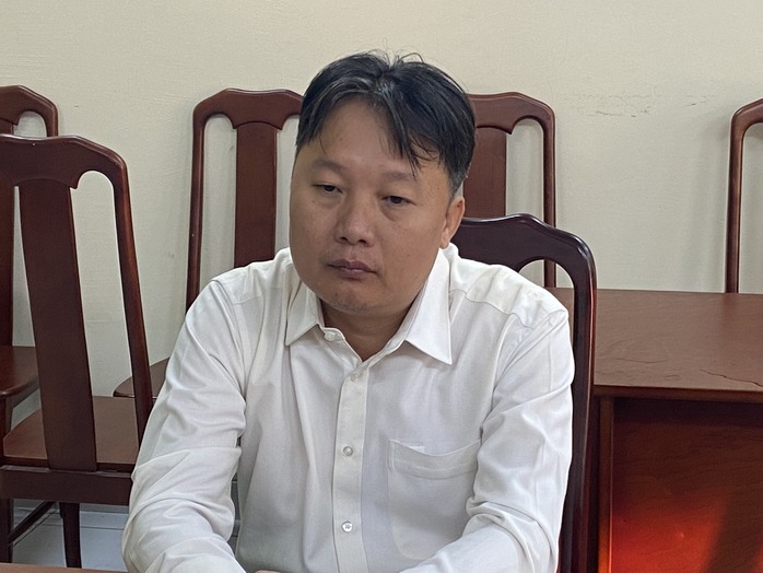 Công an TP HCM bắt một nhân viên hải quan, liên quan cựu cán bộ công an buôn lậu- Ảnh 1. Công an TP HCM bắt một nhân viên hải quan, liên quan cựu cán bộ công an buôn lậu- Ảnh 1.