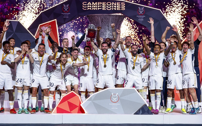 Thắng gọn Barcelona, Real Madrid lên ngôi vô địch Siêu cúp Tây Ban Nha- Ảnh 1. Thắng gọn Barcelona, Real Madrid lên ngôi vô địch Siêu cúp Tây Ban Nha- Ảnh 1.