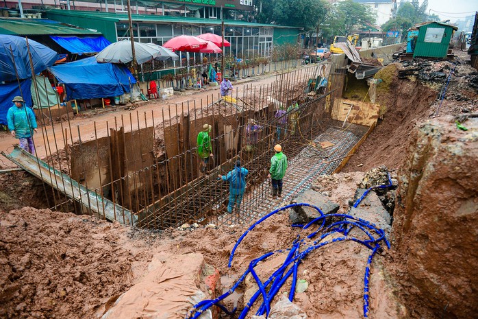 Người dân ngán ngẩm đi qua dự án 815 tỉ đồng ngổn ngang, bùn lầy- Ảnh 2.