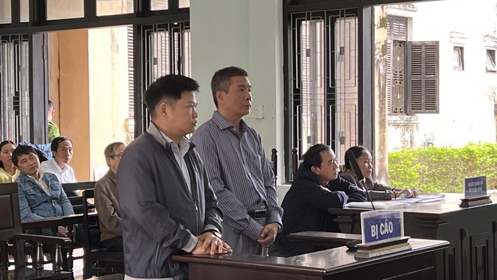 Giám đốc và kế toán CDC Thừa Thiên - Huế được "lại quả" hơn 200 triệu đồng sau chỉ định trúng 8 gói thầu- Ảnh 1. Giám đốc và kế toán CDC Thừa Thiên - Huế được "lại quả" hơn 200 triệu đồng sau chỉ định trúng 8 gói thầu- Ảnh 1.