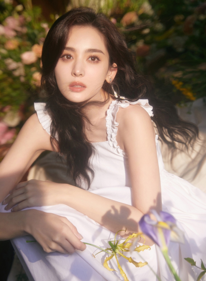 Loạt mỹ nhân Tân Cương khuấy đảo showbiz Trung- Ảnh 9. Loạt mỹ nhân Tân Cương khuấy đảo showbiz Trung- Ảnh 9.