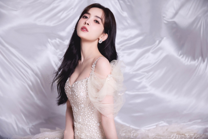 Loạt mỹ nhân Tân Cương khuấy đảo showbiz Trung- Ảnh 11. Loạt mỹ nhân Tân Cương khuấy đảo showbiz Trung- Ảnh 11.