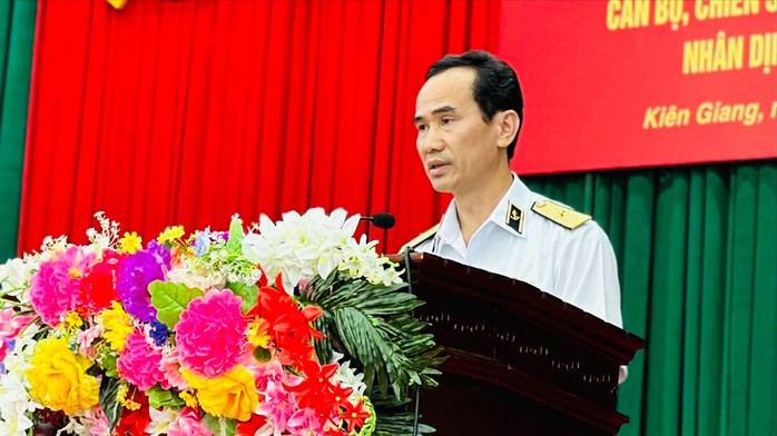 Nhiều tỉnh thành, doanh nghiệp tặng quà Tết quân dân các đảo Tây Nam- Ảnh 2. Nhiều tỉnh thành, doanh nghiệp tặng quà Tết quân dân các đảo Tây Nam- Ảnh 2.
