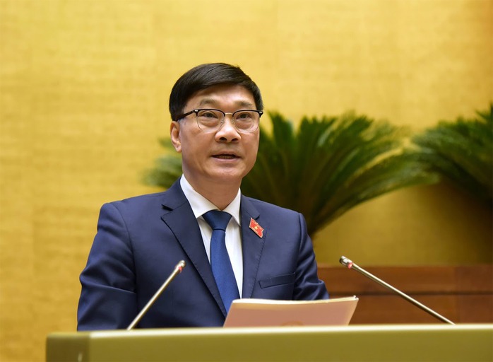 Chủ nhiệm Ủy ban Kinh tế Vũ Hồng Thanh trình bày báo cáo tiếp thu, giải trình, chỉnh lý dự thảo Luật Đất đai (sửa đổi)