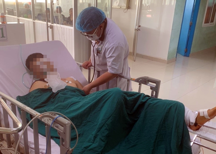 Thiếu niên 15 tuổi tông xe máy khiến một CSGT nguy kịch- Ảnh 1. Thiếu niên 15 tuổi tông xe máy khiến một CSGT nguy kịch- Ảnh 1.