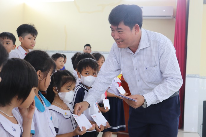 Chương trình ý nghĩa của Báo Người Lao Động tiếp tục đến với Trà Vinh- Ảnh 14. Chương trình ý nghĩa của Báo Người Lao Động tiếp tục đến với Trà Vinh- Ảnh 14.