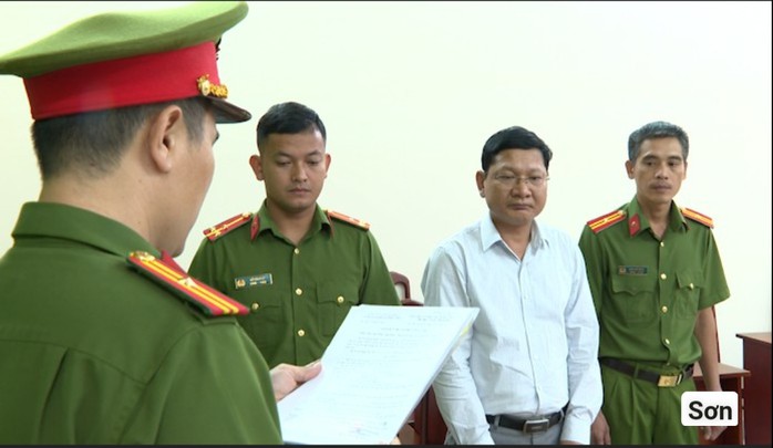 Công an TP HCM bắt tạm giam Phó Cục trưởng Cục Đăng kiểm Việt Nam- Ảnh 5. Công an TP HCM bắt tạm giam Phó Cục trưởng Cục Đăng kiểm Việt Nam- Ảnh 5.