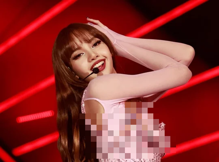 Lisa của Blackpink tự muốn nhảy thoát y- Ảnh 2. Lisa của Blackpink tự muốn nhảy thoát y- Ảnh 2.