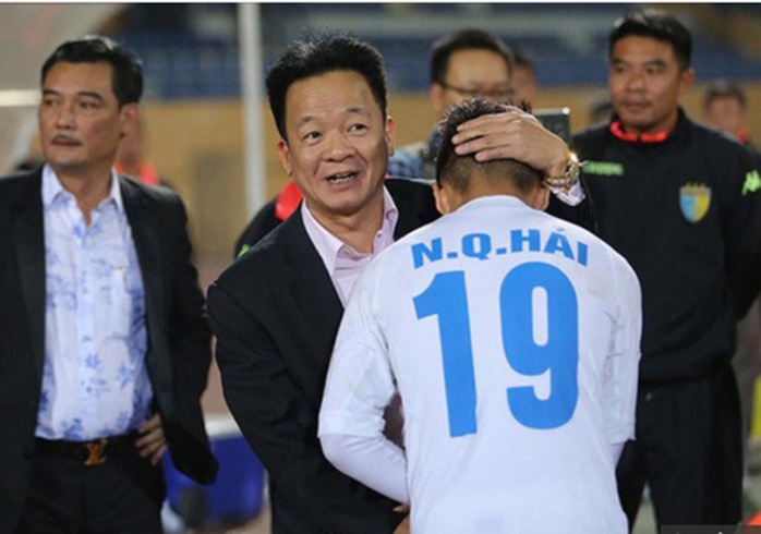 Bầu Hiển nói về màn thể hiện của Đình Bắc và Tuấn Hải- Ảnh 5. Bầu Hiển nói về màn thể hiện của Đình Bắc và Tuấn Hải- Ảnh 5.