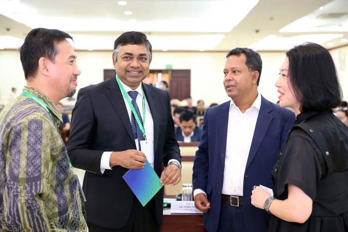 Lắng nghe người dân hiến kế: Thu hút đầu tư nước ngoài: Biết mình, biết người- Ảnh 1. Lắng nghe người dân hiến kế: Thu hút đầu tư nước ngoài: Biết mình, biết người- Ảnh 1.