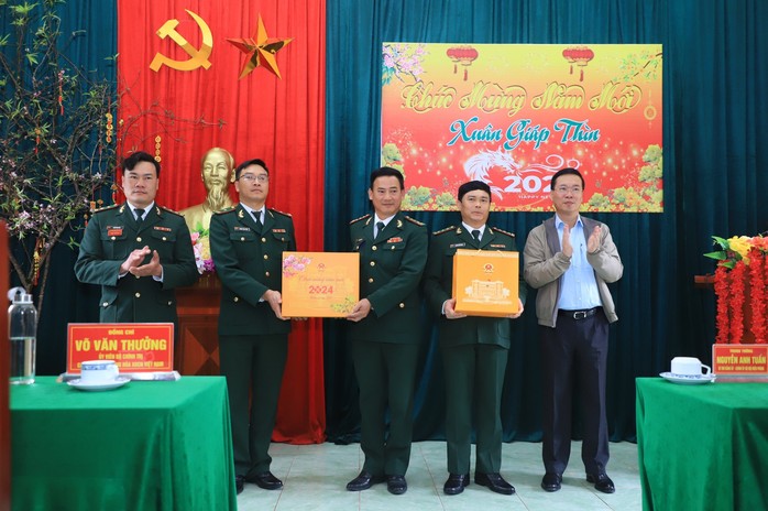 Chủ tịch nước Võ Văn Thưởng dự "Tết nhân ái" tại Nghệ An- Ảnh 3. Chủ tịch nước Võ Văn Thưởng dự "Tết nhân ái" tại Nghệ An- Ảnh 3.