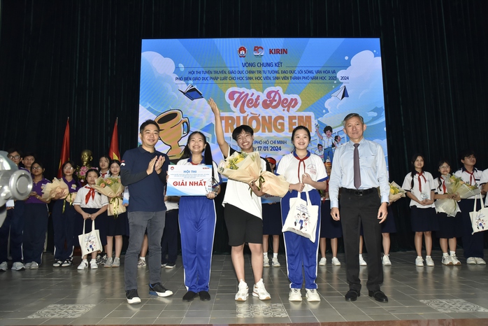Xúc động thông điệp của học sinh: "Những bữa ăn hạnh phúc"- Ảnh 3. Xúc động thông điệp của học sinh: "Những bữa ăn hạnh phúc"- Ảnh 3.