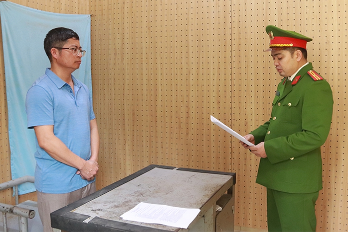 Một cựu chủ tịch huyện bị khởi tố- Ảnh 1. Một cựu chủ tịch huyện bị khởi tố- Ảnh 1.