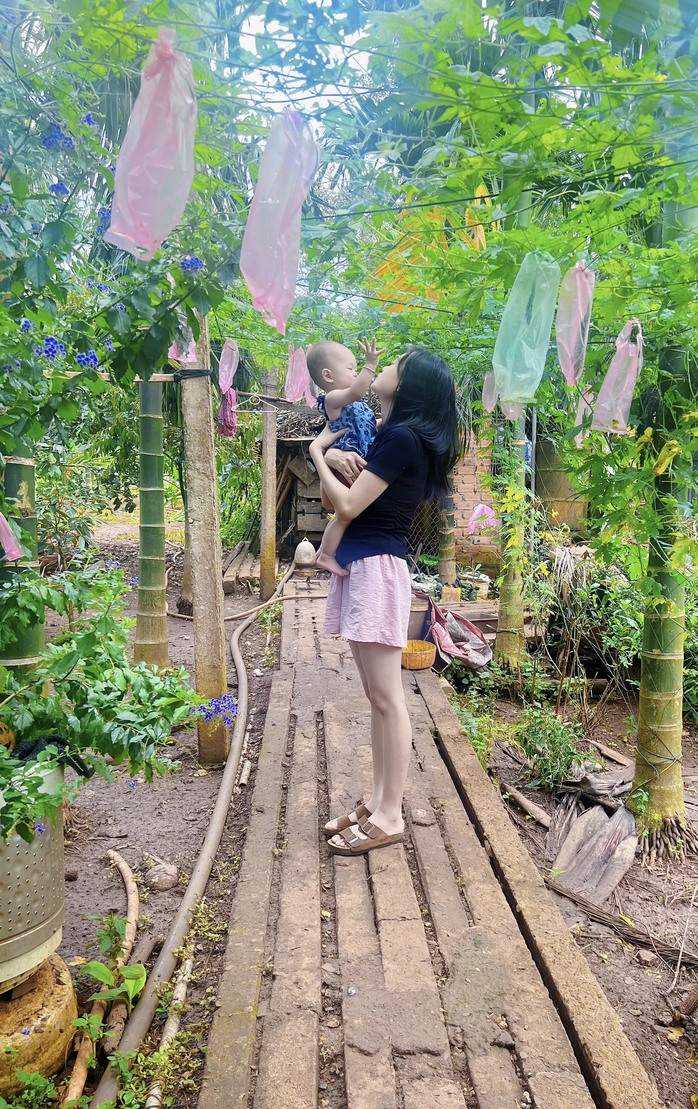 Người mẹ trẻ mắc ung thư giai đoạn cuối chia sẻ cách đối diện với bệnh tật - Ảnh 1. Người mẹ trẻ mắc ung thư giai đoạn cuối chia sẻ cách đối diện với bệnh tật - Ảnh 1.