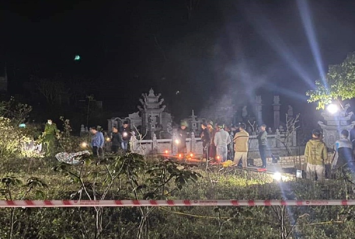 Người đàn ông bất ngờ bị đâm chết cạnh nghĩa trang- Ảnh 1. Người đàn ông bất ngờ bị đâm chết cạnh nghĩa trang- Ảnh 1.