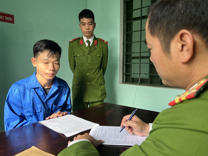 Bắt giam kẻ đâm chết phó trưởng công an phường- Ảnh 2. Bắt giam kẻ đâm chết phó trưởng công an phường- Ảnh 2.