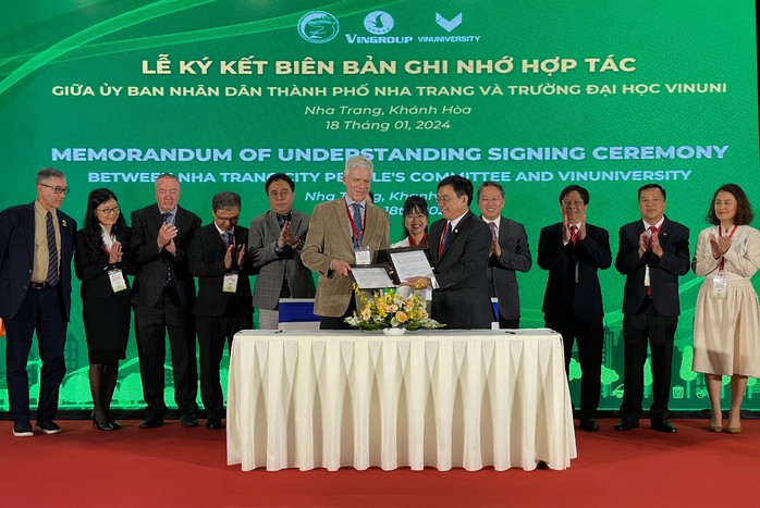 UBND TP Nha Trang đã ký biên bản ghi nhớ hợp tác thực hiện đề án “Chuyển đổi xanh, tăng trưởng xanh Nha Trang” với Đại học VinUni UBND TP Nha Trang đã ký biên bản ghi nhớ hợp tác thực hiện đề án “Chuyển đổi xanh, tăng trưởng xanh Nha Trang” với Đại học VinUni