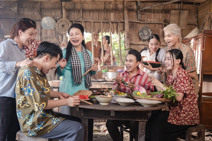Pha kết hợp của NSND Bạch Tuyết với Hồ Phi Nal
- Ảnh 2. Pha kết hợp của NSND Bạch Tuyết với Hồ Phi Nal
- Ảnh 2.