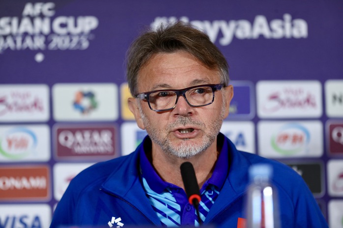 HLV Troussier: Tuyển Việt Nam đang tiến bộ, phát triển đúng hướng- Ảnh 2. HLV Troussier: Tuyển Việt Nam đang tiến bộ, phát triển đúng hướng- Ảnh 2.